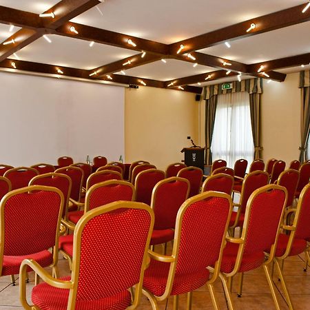 Hotel Villa Ducale Parma Buitenkant foto