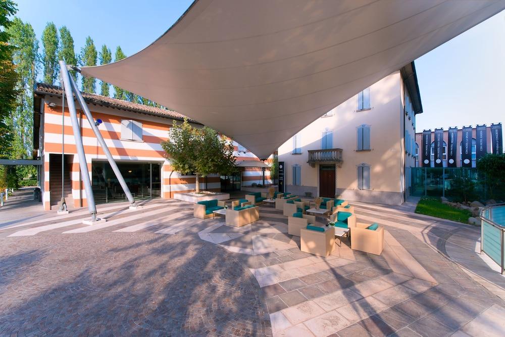 Hotel Villa Ducale Parma Buitenkant foto