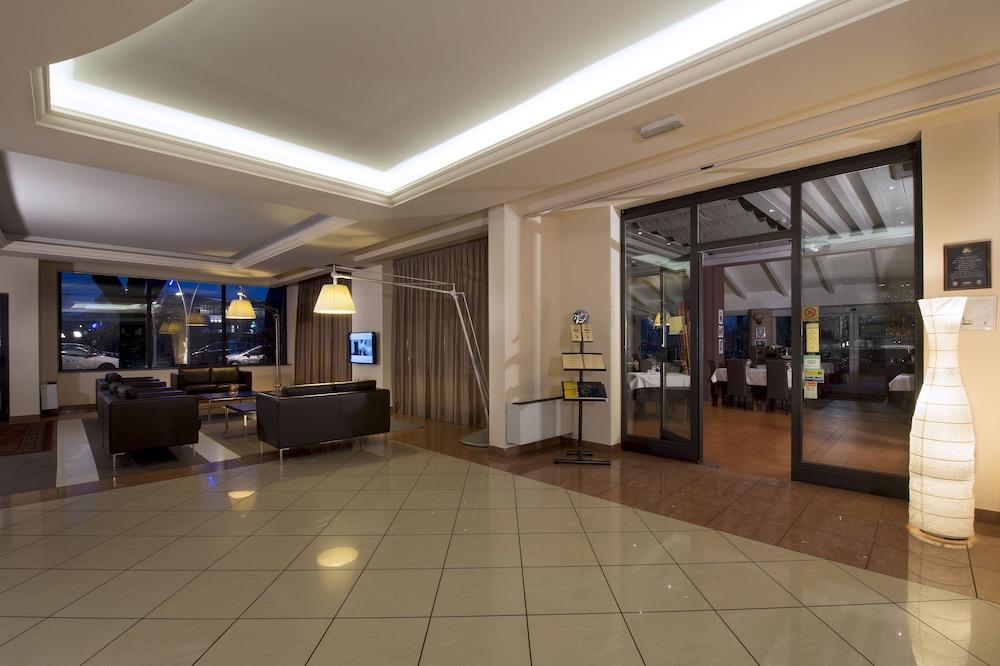 Hotel Villa Ducale Parma Buitenkant foto
