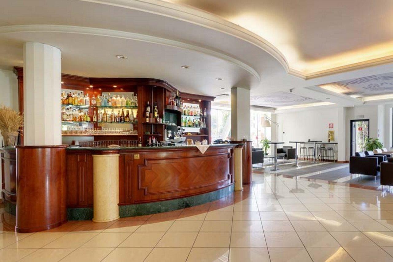 Hotel Villa Ducale Parma Buitenkant foto