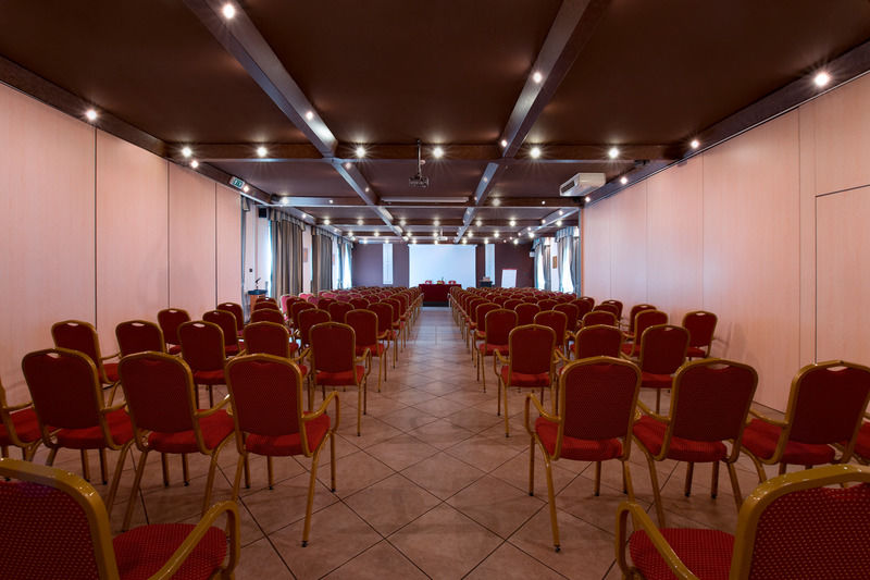 Hotel Villa Ducale Parma Buitenkant foto