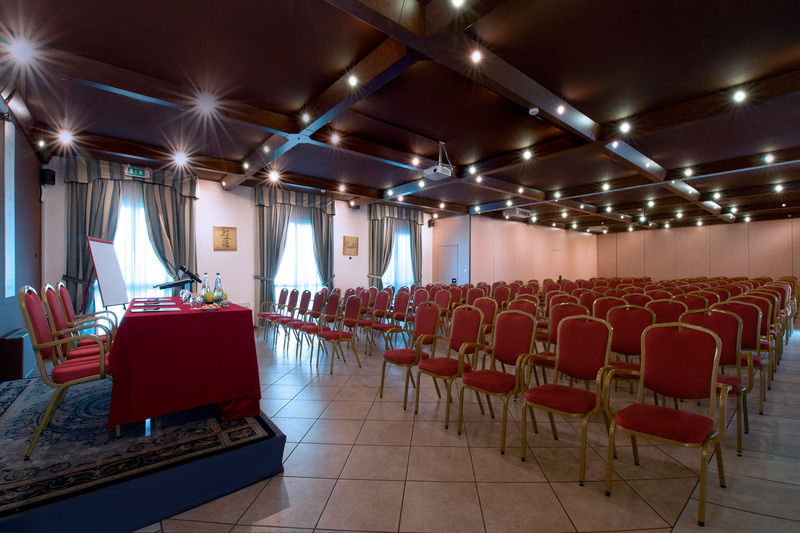 Hotel Villa Ducale Parma Buitenkant foto
