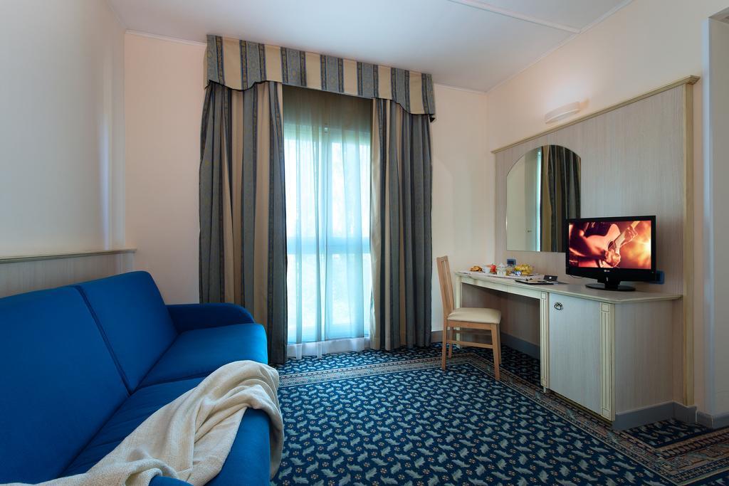 Hotel Villa Ducale Parma Buitenkant foto